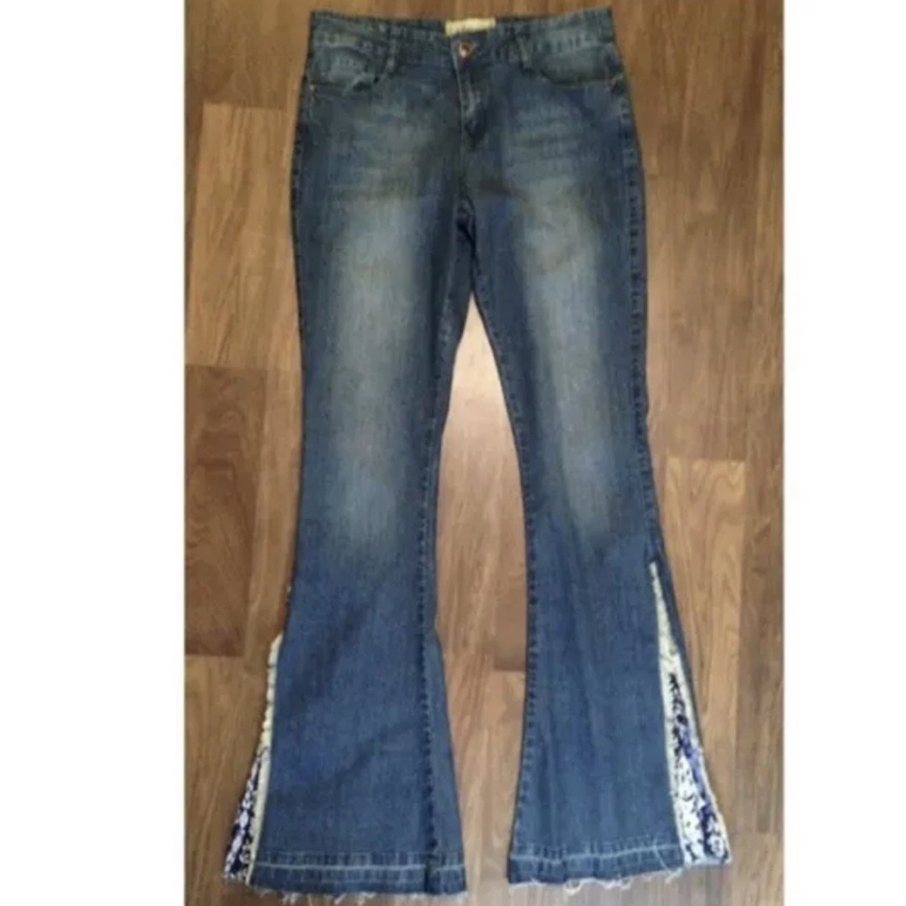White Crow Fabric Flare Bellbottom Prudence Jeans